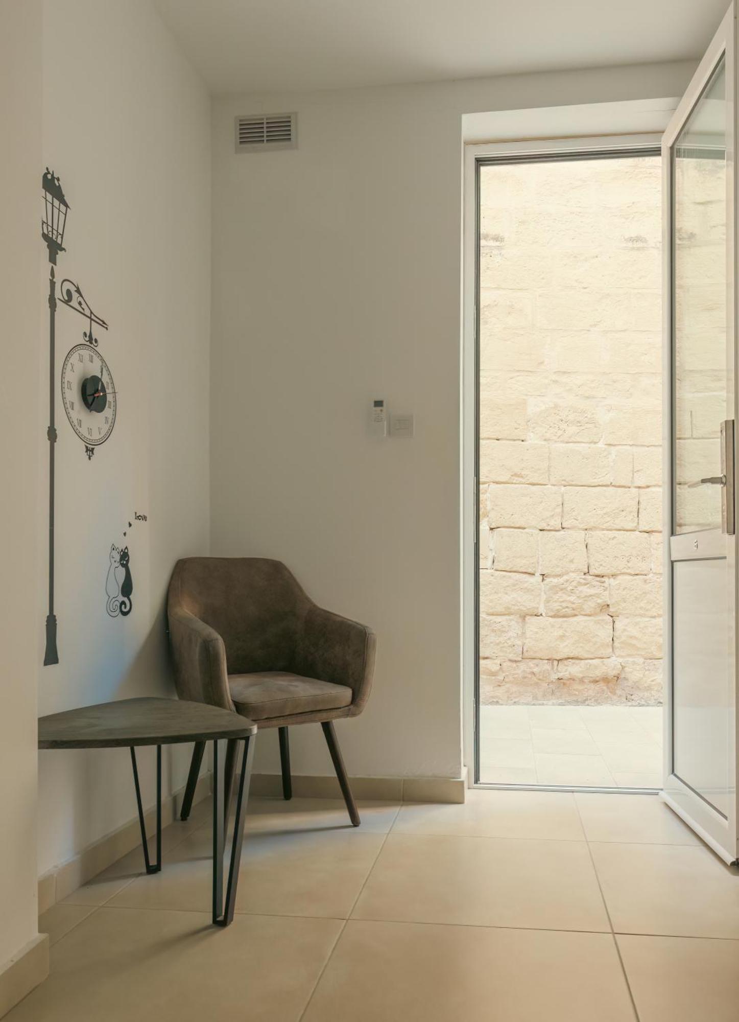 Sliema Central O'Clock Malta Σλιέμα Εξωτερικό φωτογραφία